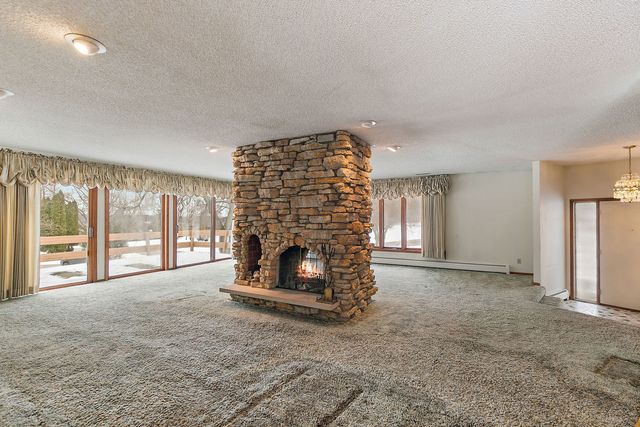 1040 Beau Brummel Court, Sleepy Hollow, IL 60118