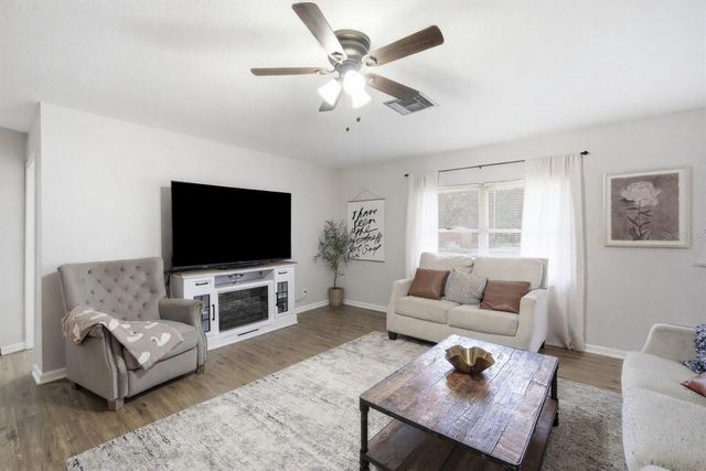 1702 W LOWRY AVENUE, Plant City, FL 33563