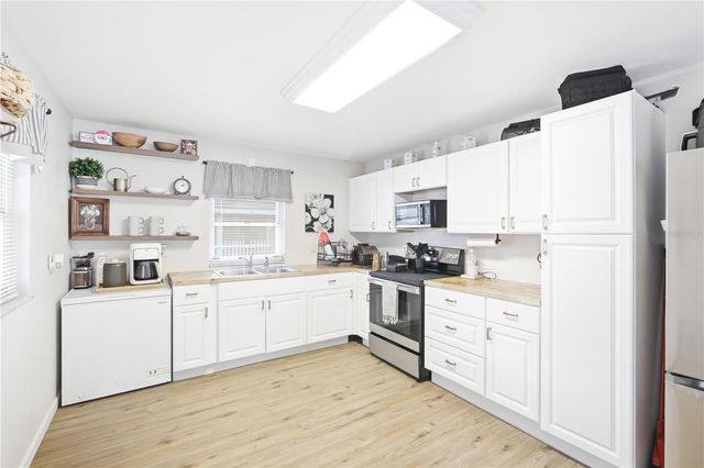 1702 W LOWRY AVENUE, Plant City, FL 33563