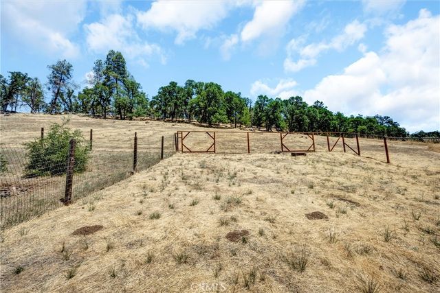 19650 Mountain Meadow N, Hidden Valley Lake, CA 95467