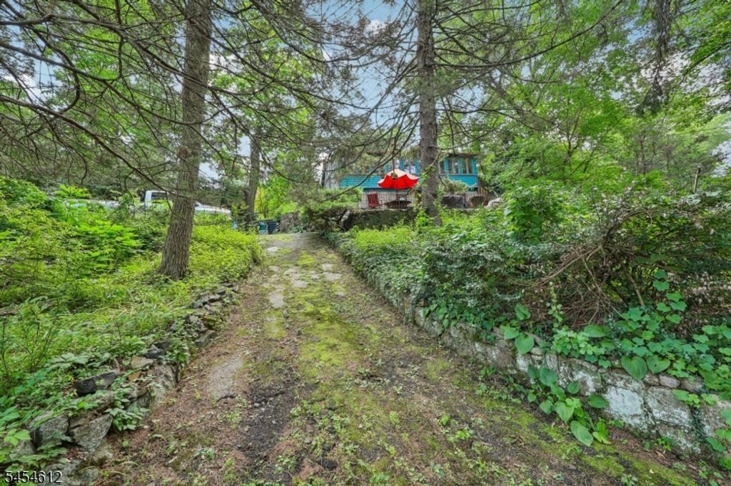 18 Nakomis Path, Lincoln Park Boro, NJ 07035 — exterior