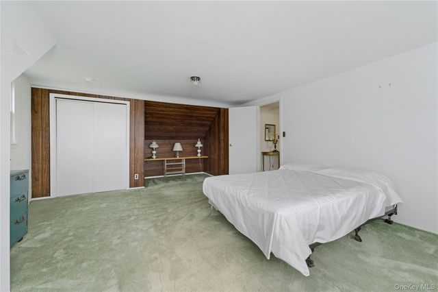 66 Woods Avenue, Malverne, NY 11565