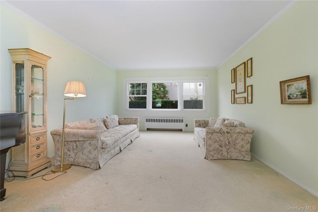 66 Woods Avenue, Malverne, NY 11565