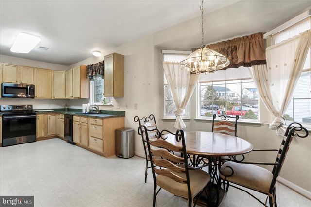 19 BARREL HORSE DR, Charles Town, WV 25414