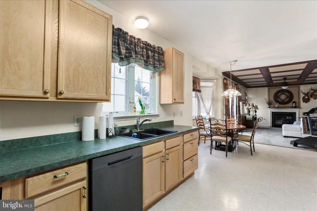 19 BARREL HORSE DR, Charles Town, WV 25414