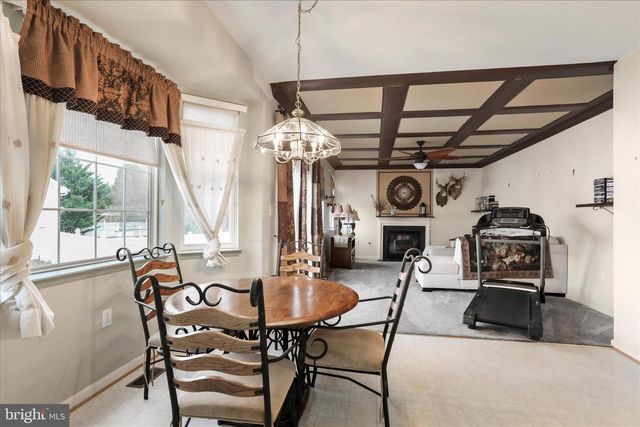 19 BARREL HORSE DR, Charles Town, WV 25414