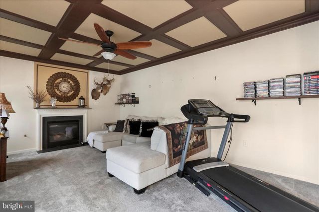 19 BARREL HORSE DR, Charles Town, WV 25414