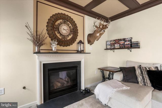 19 BARREL HORSE DR, Charles Town, WV 25414