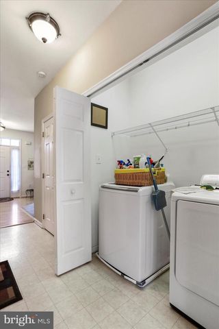 19 BARREL HORSE DR, Charles Town, WV 25414