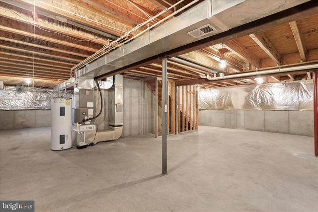 19 BARREL HORSE DR, Charles Town, WV 25414