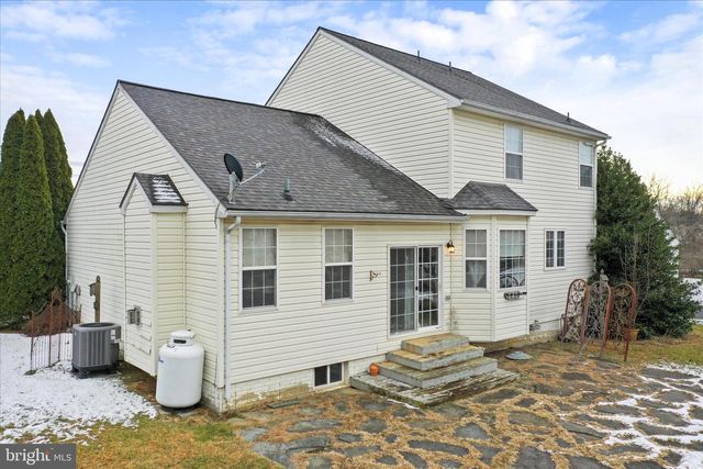 19 BARREL HORSE DR, Charles Town, WV 25414