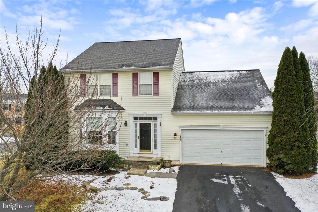 19 BARREL HORSE DR, Charles Town, WV 25414