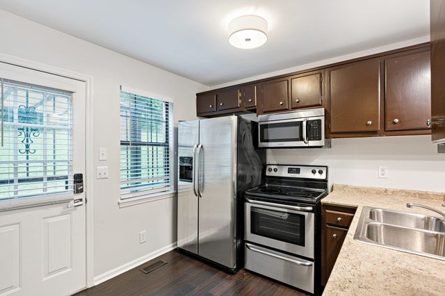 3100 Conviser Dr, Nashville, TN 37207