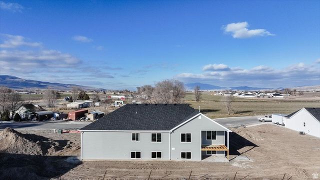 5161 W 10100 N, Elwood, UT 84337