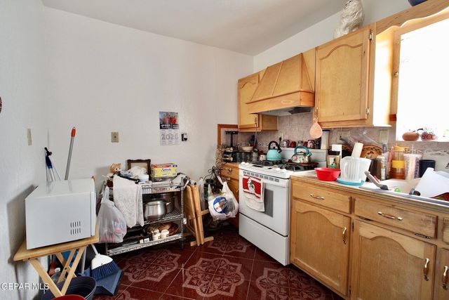 109 5th Street SE, Fabens, TX 79838