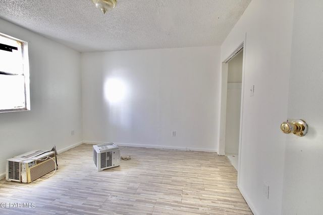 109 5th Street SE, Fabens, TX 79838