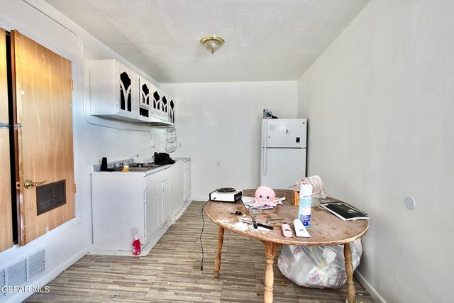 109 5th Street SE, Fabens, TX 79838