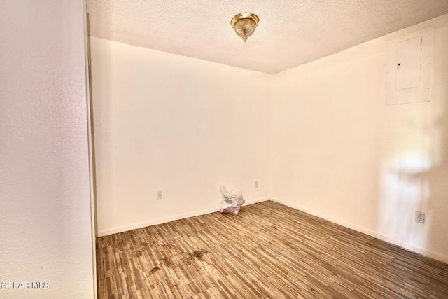 109 5th Street SE, Fabens, TX 79838