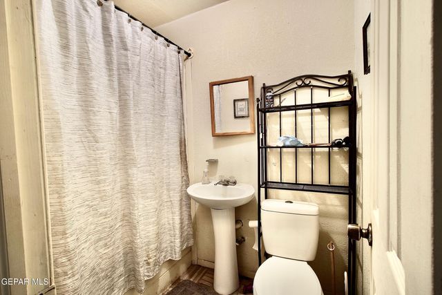 109 5th Street SE, Fabens, TX 79838