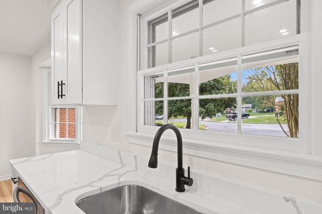9002 TEDDY RAE CT, Springfield, VA 22152