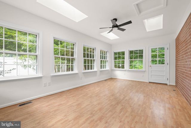 9002 TEDDY RAE CT, Springfield, VA 22152