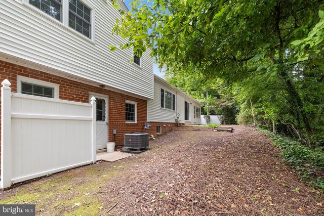 9002 TEDDY RAE CT, Springfield, VA 22152