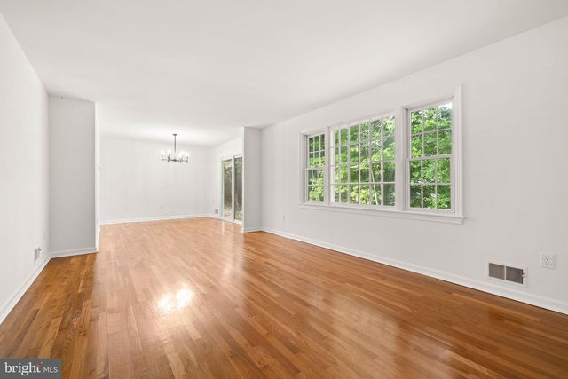 9002 TEDDY RAE CT, Springfield, VA 22152