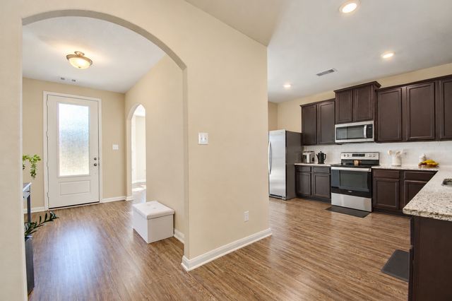 717 Lansman Trail, Denton, TX 76207