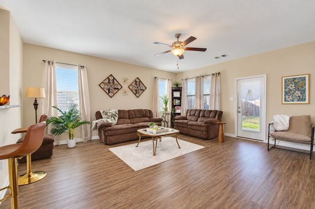 717 Lansman Trail, Denton, TX 76207