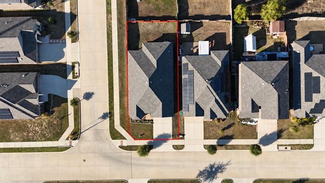 717 Lansman Trail, Denton, TX 76207