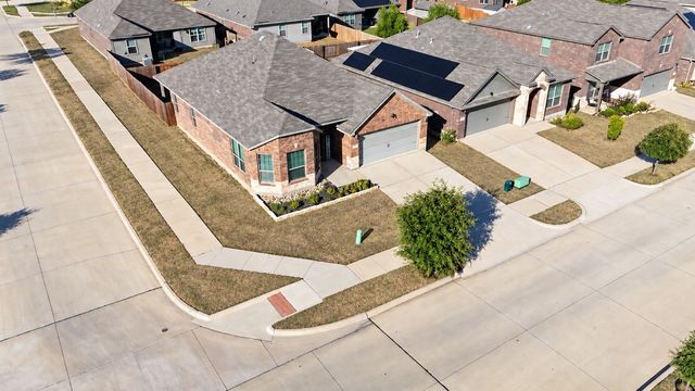 717 Lansman Trail, Denton, TX 76207