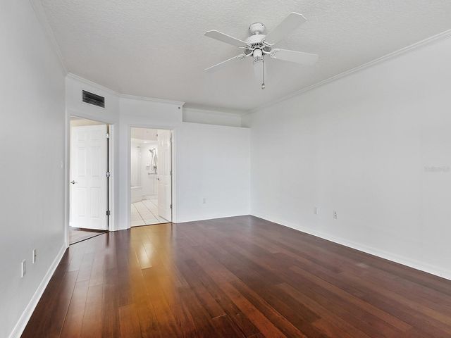 5420 EAGLES POINT CIRCLE 106, Sarasota, FL 34231