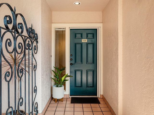 5420 EAGLES POINT CIRCLE 106, Sarasota, FL 34231