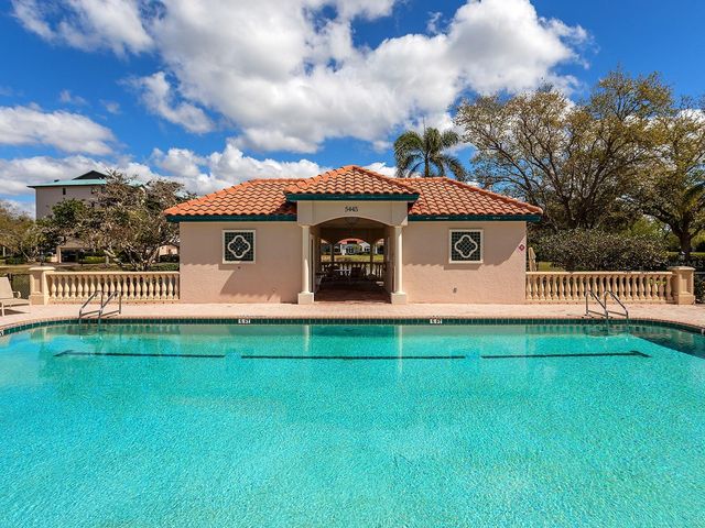 5420 EAGLES POINT CIRCLE 106, Sarasota, FL 34231