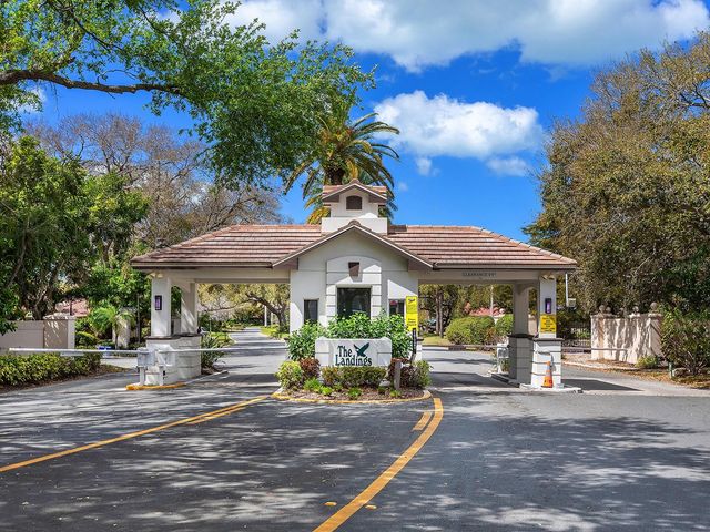 5420 EAGLES POINT CIRCLE 106, Sarasota, FL 34231