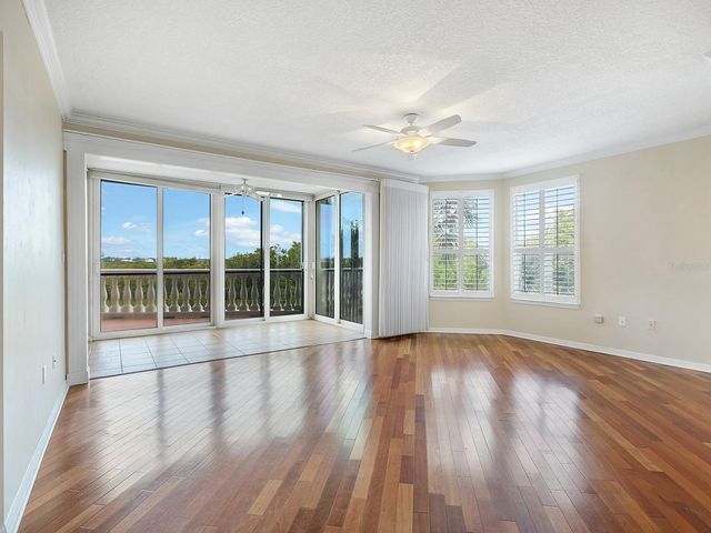 5420 EAGLES POINT CIRCLE 106, Sarasota, FL 34231