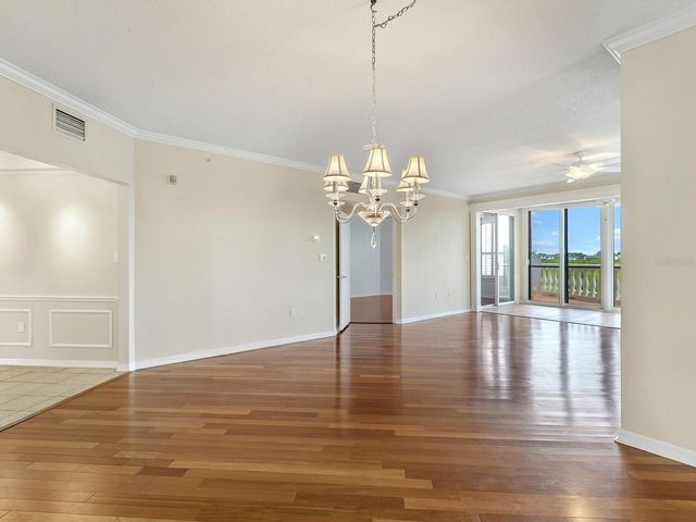 5420 EAGLES POINT CIRCLE 106, Sarasota, FL 34231