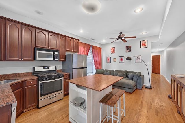 4007 S CALUMET Boulevard 2S, Chicago, IL 60653