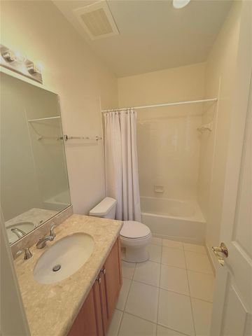 1951 Coral Heights Boulevard 402, Oakland Park, FL 33308
