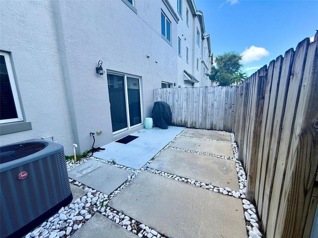 1951 Coral Heights Boulevard 402, Oakland Park, FL 33308