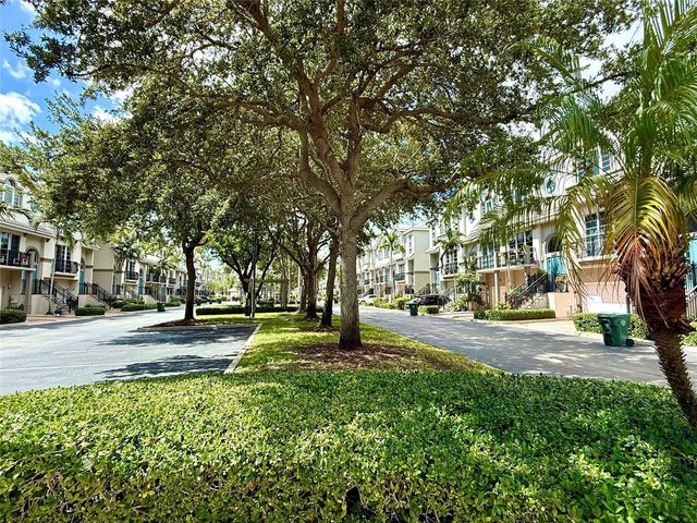 1951 Coral Heights Boulevard 402, Oakland Park, FL 33308