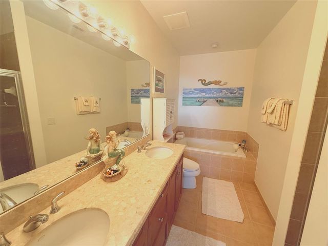 1951 Coral Heights Boulevard 402, Oakland Park, FL 33308