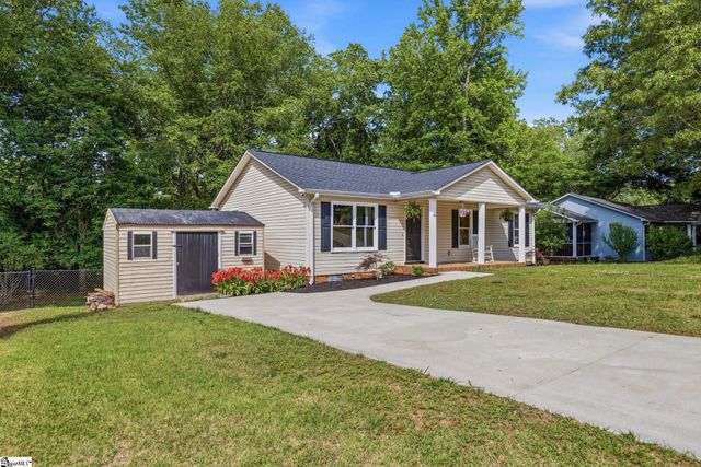 323 Pinonwood Drive, Simpsonville, SC 29680