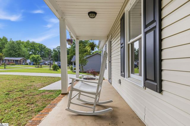 323 Pinonwood Drive, Simpsonville, SC 29680