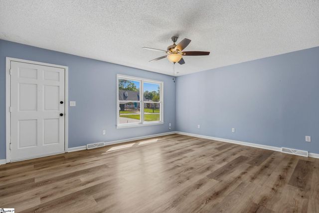 323 Pinonwood Drive, Simpsonville, SC 29680