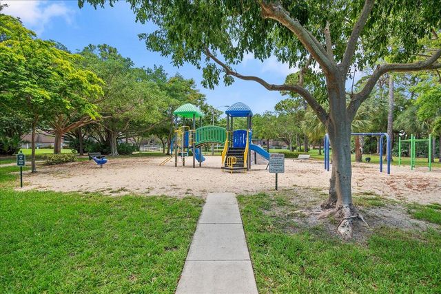 2108 21st Lane, Palm Beach Gardens, FL 33418