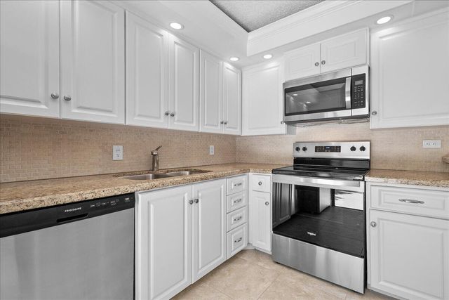 2108 21st Lane, Palm Beach Gardens, FL 33418