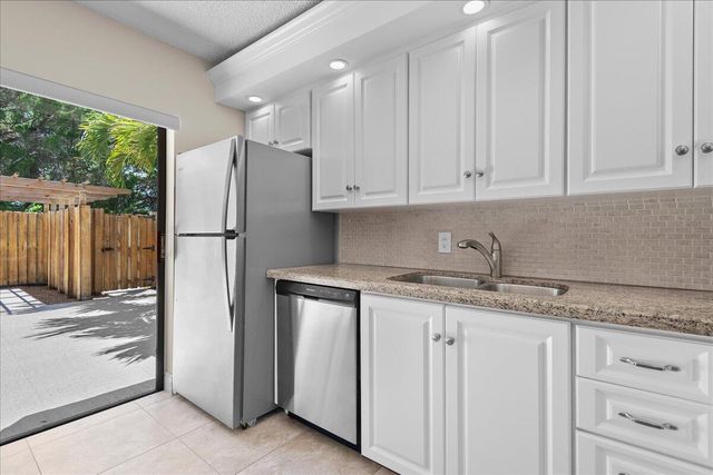 2108 21st Lane, Palm Beach Gardens, FL 33418