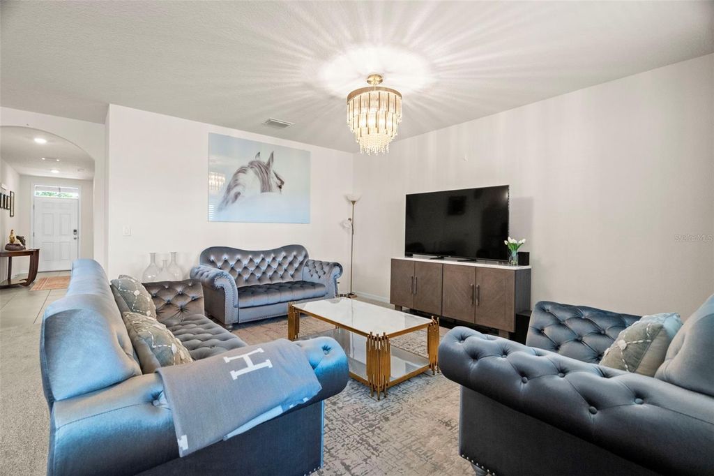 Image 13 of property listing at 16316 LITTLE GARDEN DRIVE, Wimauma, FL 33598