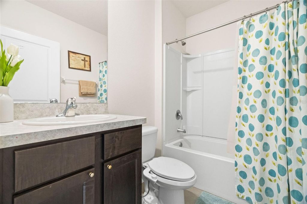 Image 15 of property listing at 16316 LITTLE GARDEN DRIVE, Wimauma, FL 33598